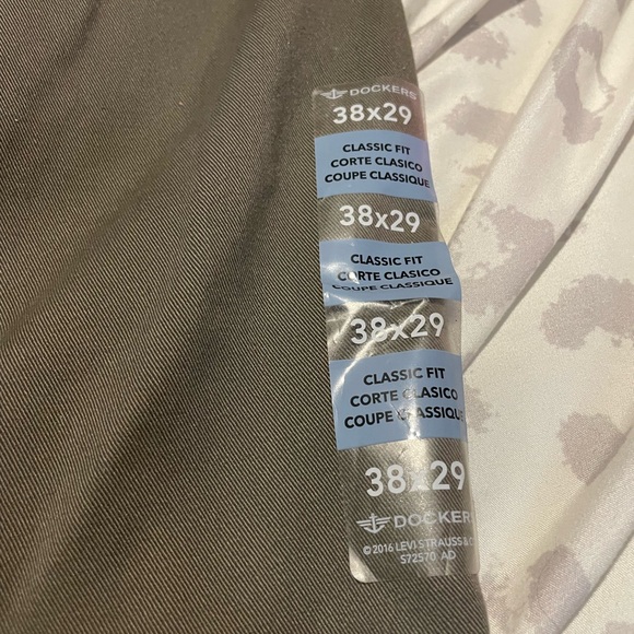 NWT Dockers easy khaki classic fit 38/29 - Picture 7 of 7